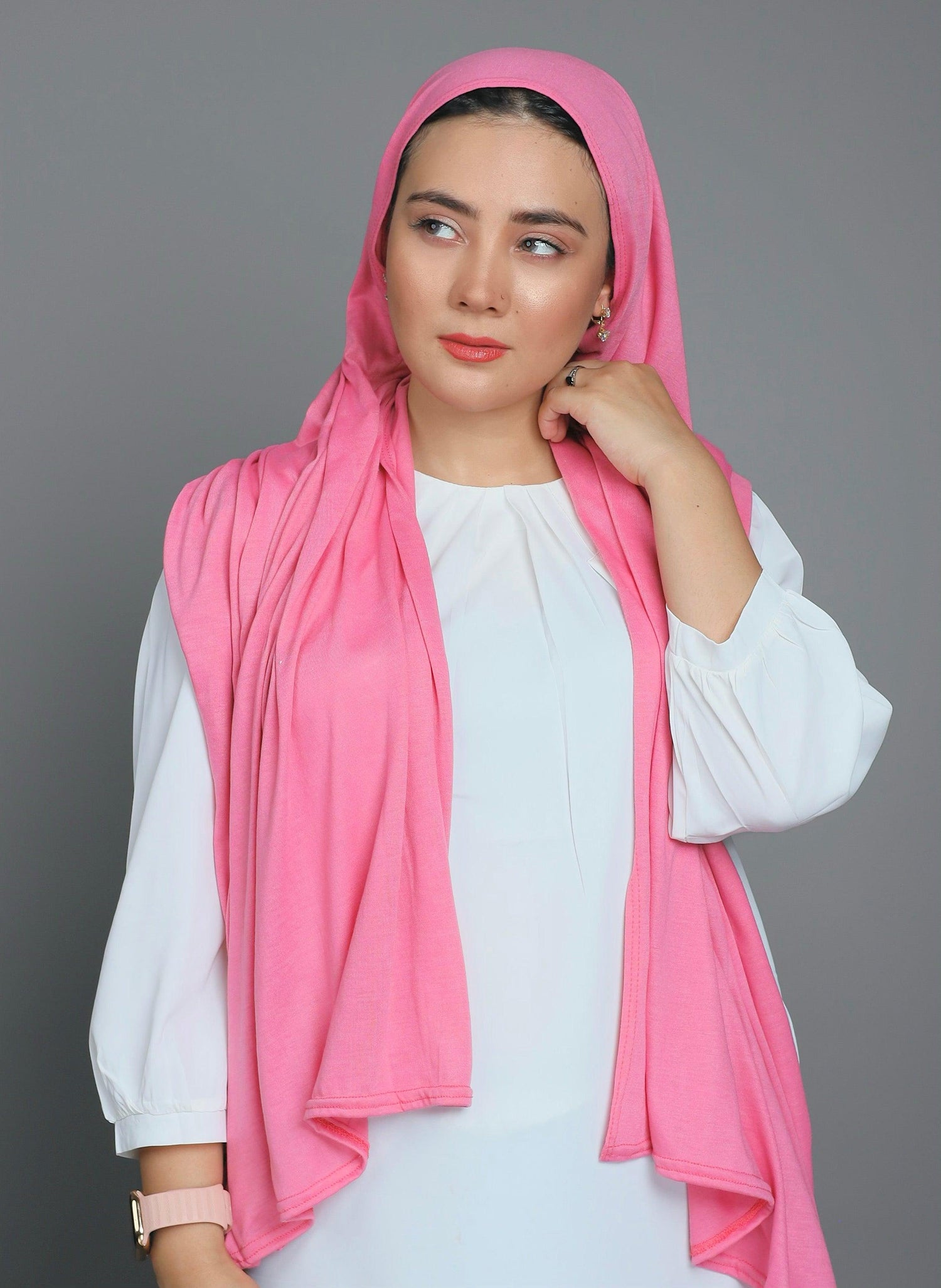 Girl styling in blossomJersey Hijab.