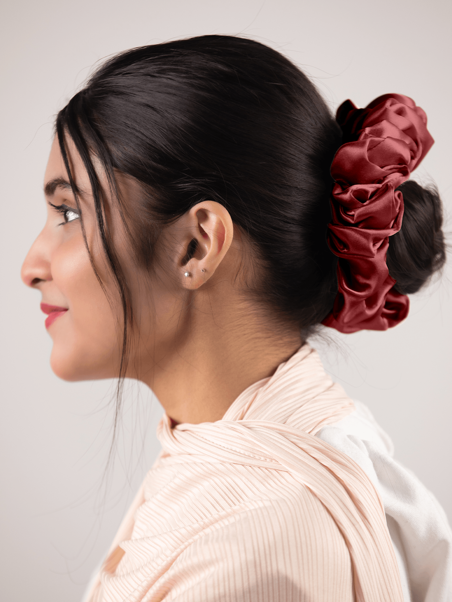 Hair Accesory. Silk Scrunchie in pastel pink.