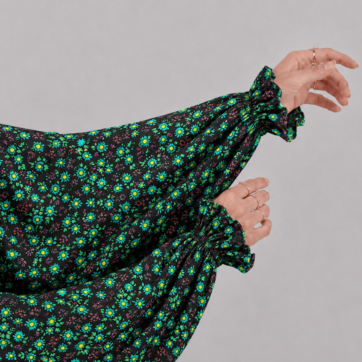 Noir Namaz Chadar - Wildflower Print
