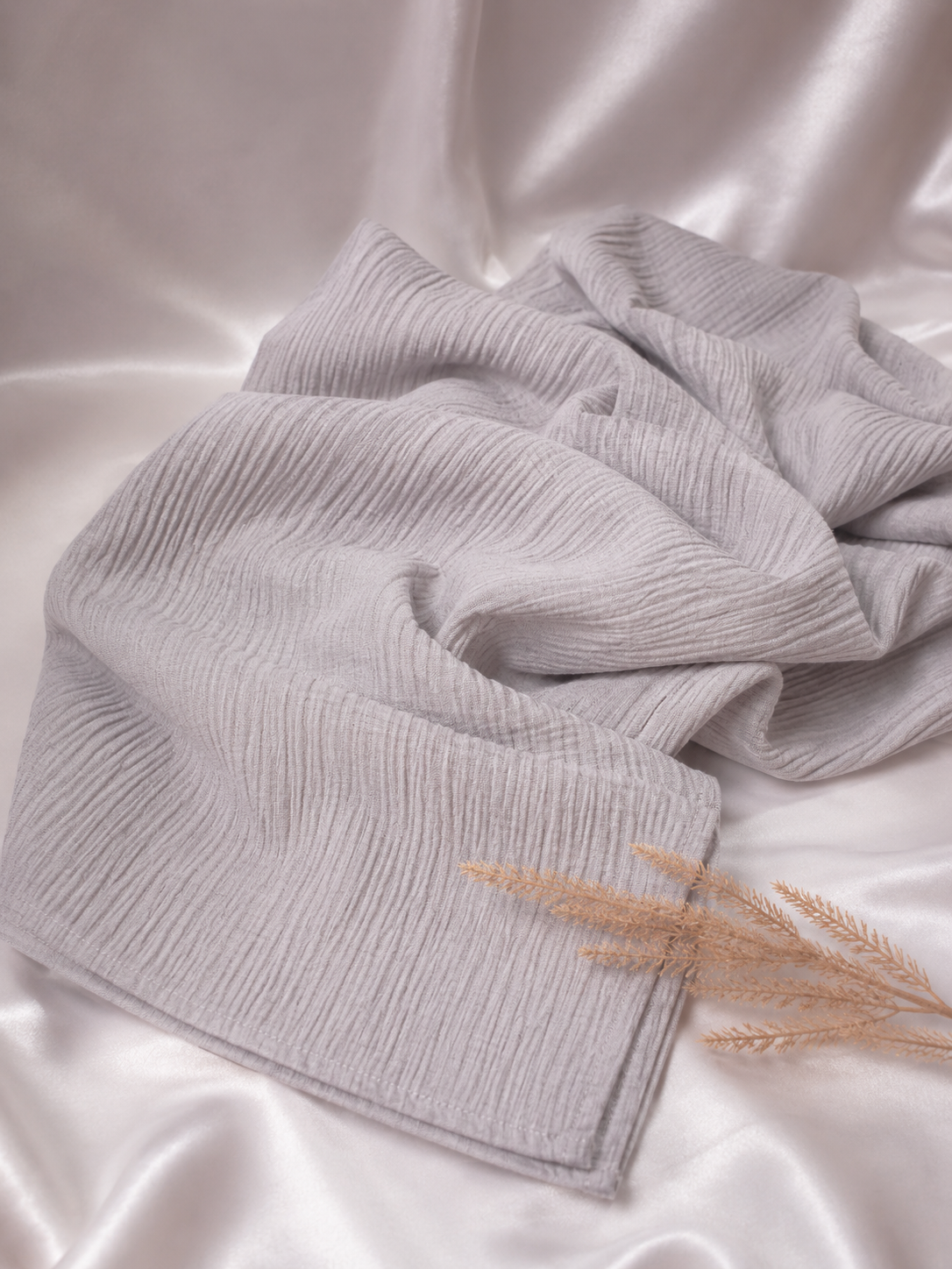 Crinkle Lawn Hijab in Taupe
