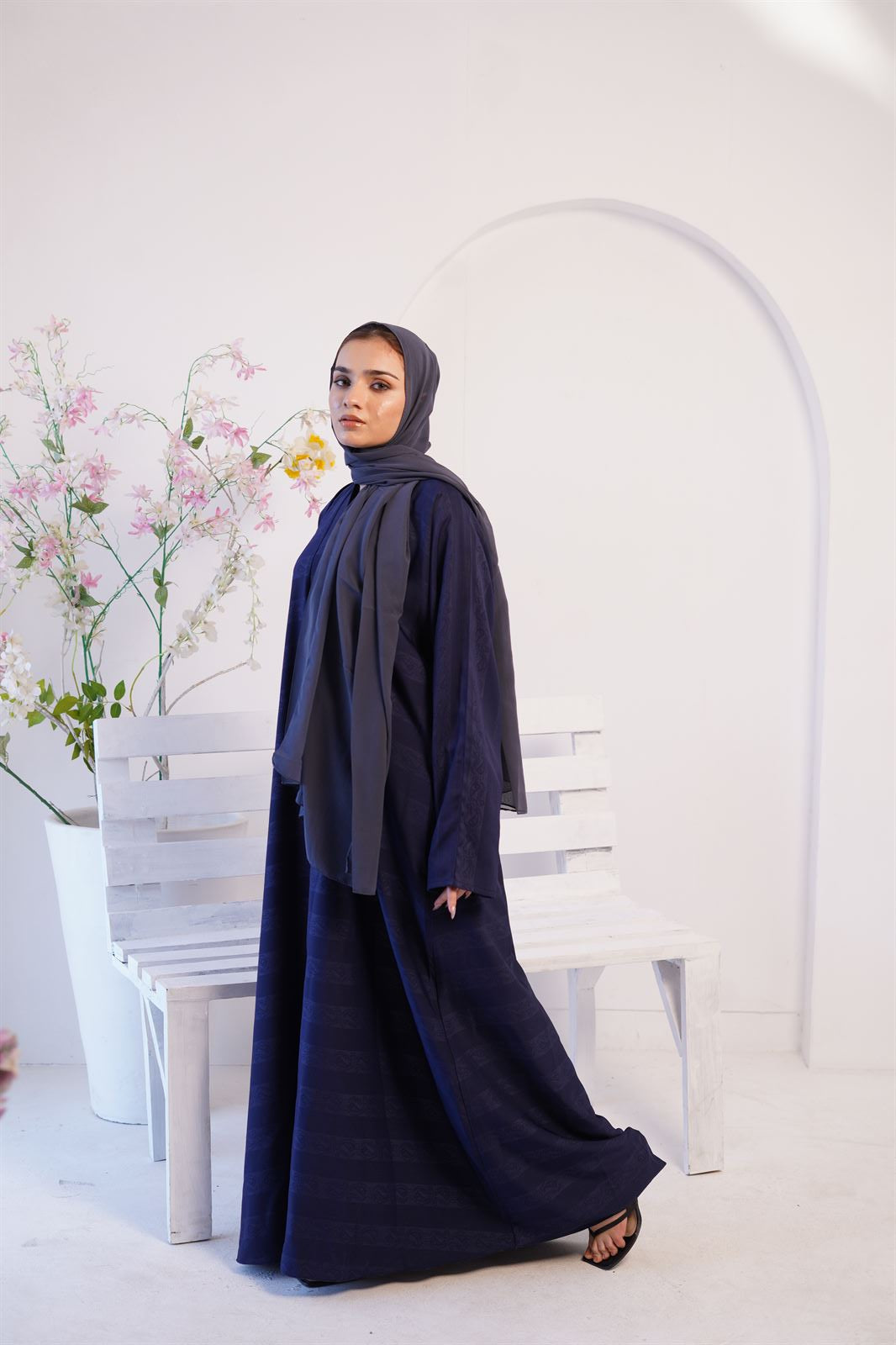 Zoom Emboss Gown Abaya In Navy Blue