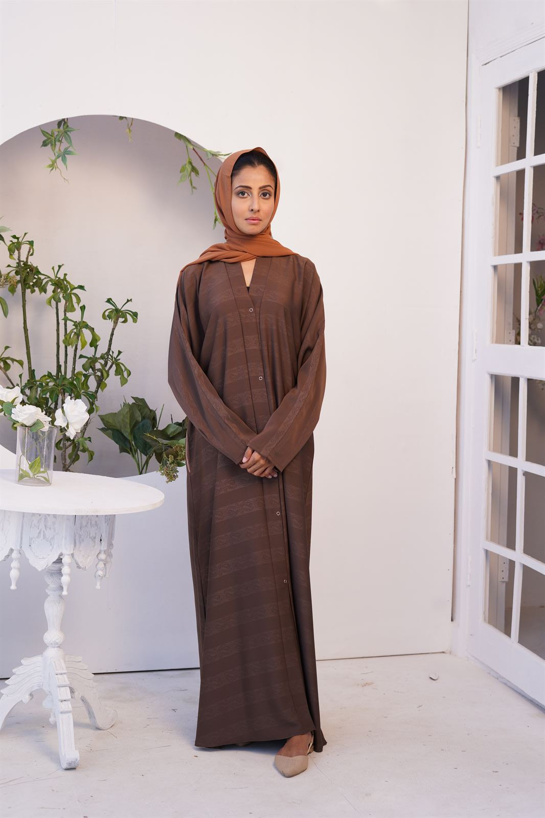 Zoom Emboss Gown Abaya In Light Brown