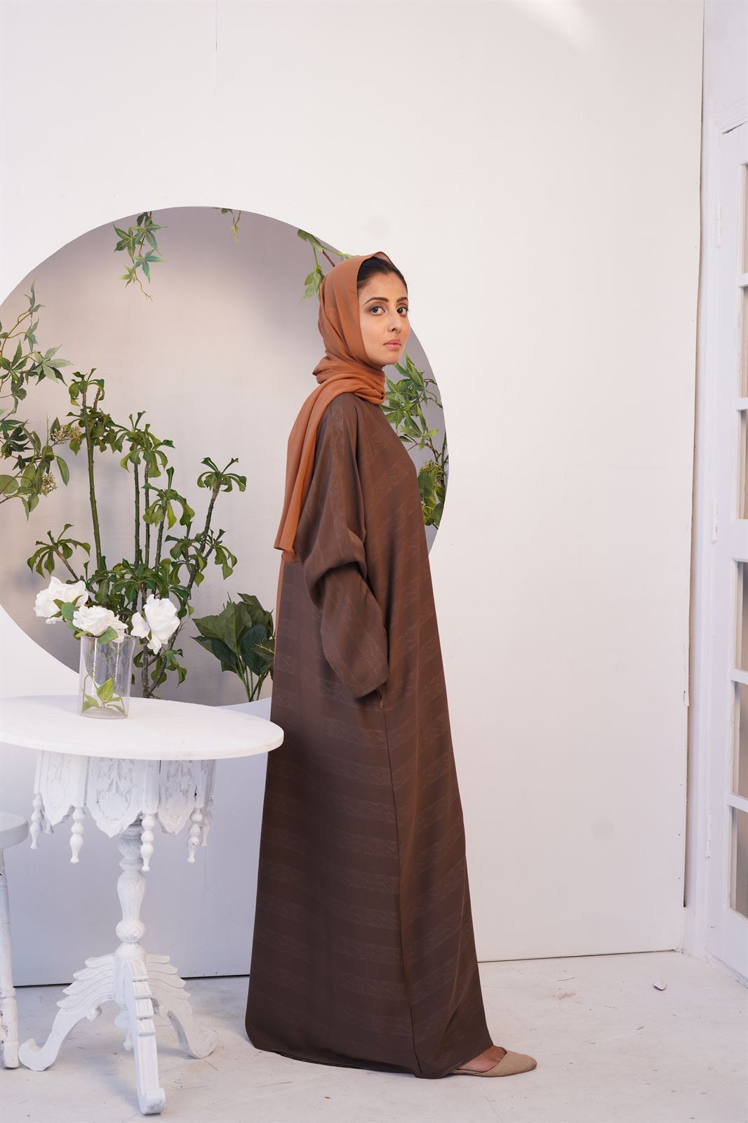 Zoom Emboss Gown Abaya In Light Brown