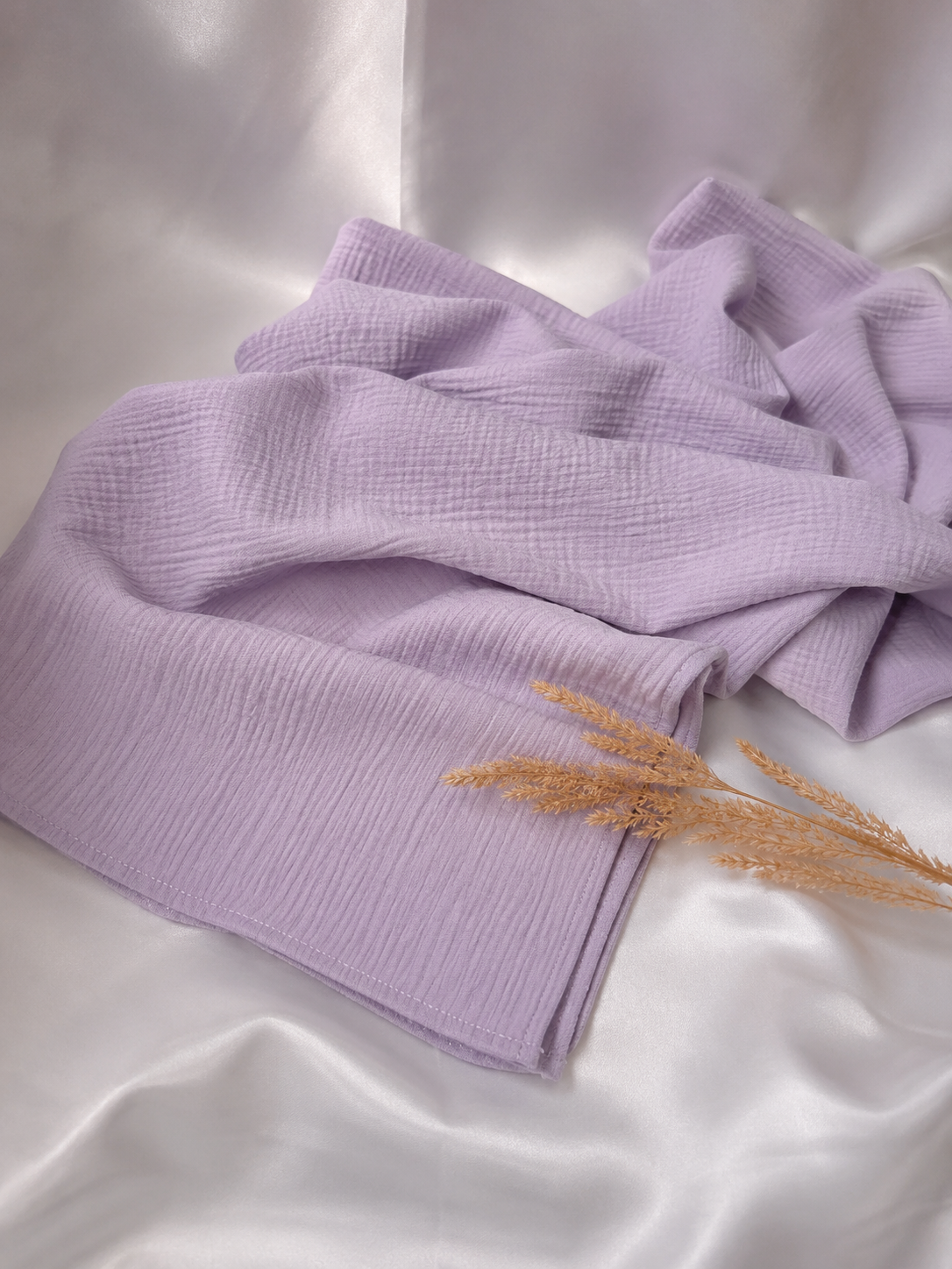 Crinkle Lawn Hijab in Lilac